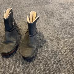 Obuv, ako bolo nahlásené MEININGER Hotel Amsterdam City West pomocou iLost