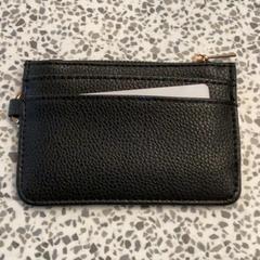 Lommebok, som rapportert av MEININGER Hotel Berlin "Mitte" Humboldthaus ved bruk av iLost