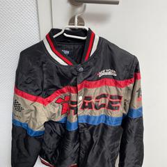 Kurtka Schwarz mit bunten Druck, zgłoszono przez Wilmering Vechta przy użyciu iLost