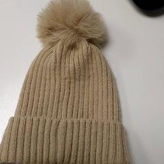 Kleding - Muts, ako bolo nahlásené Centraal magazijn pomocou iLost