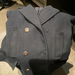 Coat  Blue, amint azt MEININGER Hotel Berlin "Mitte" Humboldthaus az iLost segítségével jelentette.