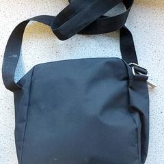 Väska - zwarte draagtas - Hasaj, rapporterat av Centraal magazijn med iLost