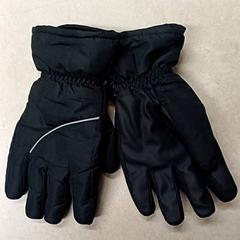 Guanti Zwart, come riportato da Qbuzz GD Groningen Peizerweg utilizzando iLost