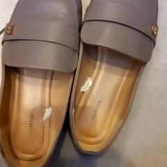 Obuv, jak nahlášeno Leonardo Royal Hotel Amsterdam pomocí iLost