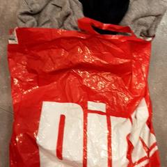 تاسجي Kleding، كما تم الإبلاغ عنه بواسطة Qbuzz DMG عبر iLost
