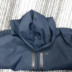 재킷 Donkerblauw, iLost를 사용하여 Arriva Vechtdallijnen에 보고됨