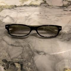 النظارات، كما تم الإبلاغ عنه بواسطة Van der Valk Hotel Heerlen عبر iLost