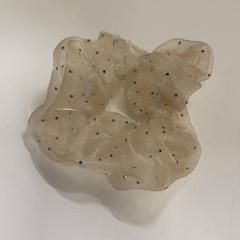 Elástico para cabelo, como reportado por IKEA鶴浜 utilizando o iLost