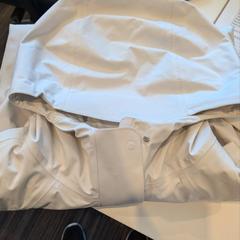 Cappotto & Impermeabile, come riportato da Inntel Hotels Utrecht Centre utilizzando iLost