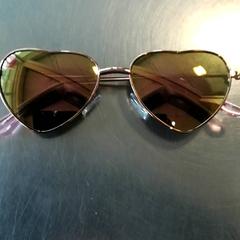 Solbriller Hartjes, som rapportert av Burgers' Zoo ved bruk av iLost