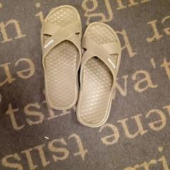 Slippers, amint azt Van der Valk Hotel Sneek az iLost segítségével jelentette.