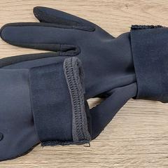 의류 - Handschoenen, iLost를 사용하여 Regio Antwerpen - Brussel에 보고됨