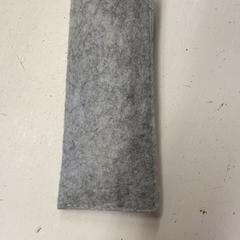 Caixa de óculos com óculos no interior, como reportado por GVB utilizando o iLost