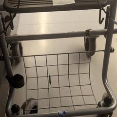 Rollator, rapporterat av Ziekenhuis Oost-Limburg med iLost