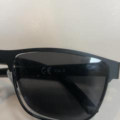Gafas de sol, segundo informou Movie Park Germany usando iLost