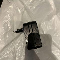 Adaptér adapter, ako bolo nahlásené Van der Valk Hotel Amsterdam-Amstel pomocou iLost