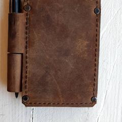 Quadern Bruin met pen, segons ha informat DierenPark Amersfoort mitjançant iLost