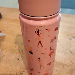 Trinkflasche Roze met ballerina's, gemeldet von IKEA Wilrijk über iLost