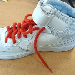 Kleidung - Sportschoen, gemeldet von Regio Limburg - Leuven über iLost