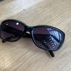 Sunglasses Zwart, as reported by Hortus using iLost