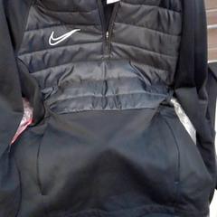 Jakke, som rapportert av Leonardo Royal Hotel Amsterdam ved bruk av iLost