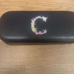 Estoig d'ulleres d de oculos de ocu de oculs oculos, segons ha informat IKEA Braga mitjançant iLost