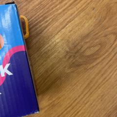 شخصيات الأكشن والدمى والحيوانات المحشوة والدمى، كما تم الإبلاغ عنه بواسطة GVB عبر iLost