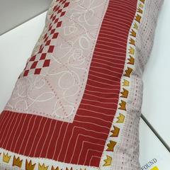 クッション, segons ha informat IKEA新三郷 mitjançant iLost