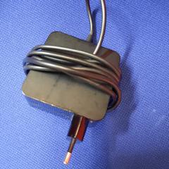 Laptop oplader, zoals gemeld door UvA REC met iLost