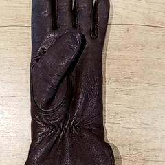 Ruházat Handschoenen, amint azt Regio Antwerpen - Brussel az iLost segítségével jelentette.