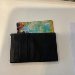Pénztárcák, amint azt Gemeente Amsterdam - Bureau Gevonden Voorwerpen az iLost segítségével jelentette.