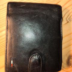 Brown wallet, segons s'ha informat a iLost