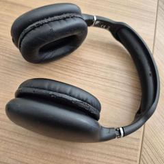 Sluchátka, jak nahlášeno Connexxion Noord Holland Noord Alkmaar pomocí iLost