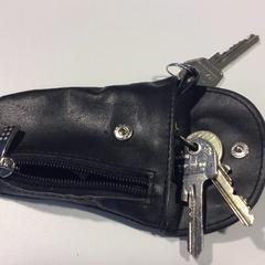 Nyckelfodral med nycklar in tasje, rapporterat av Gemeente Veenendaal med iLost