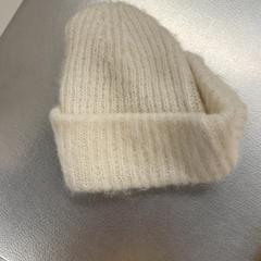 Beanie Wit, Wol, as reported by IKEA Utrecht using iLost