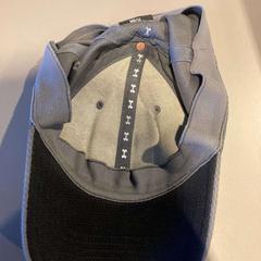 Cap Grey がiLostで Ramada by Wyndham Amsterdam Airport Schiphol によって報告されました