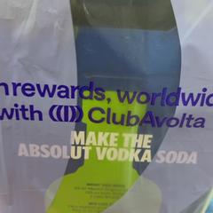 Fľaša na alkohol bottles, ako bolo nahlásené ibis Schiphol Amsterdam Airport pomocou iLost