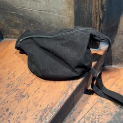 Táska Black, amint azt Club Nyx/Exit Café az iLost segítségével jelentette.