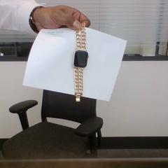 Apple watch gouden horloge band, zoals gemeld door IJsselland Ziekenhuis met iLost