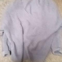 Svetr, jak nahlášeno Mövenpick Hotel Amsterdam City Centre pomocí iLost