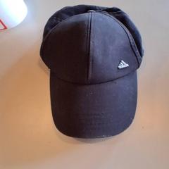 Txapel Adidas zwart, gisa salatu by Familiepark Drievliet iLost erabiliz