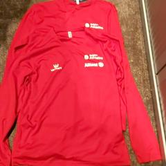 İLost kullanarak Van der Valk Hotel Apeldoorn - De Cantharel tarafından bildirildiği gibi Spor giyim 2 rode shirts