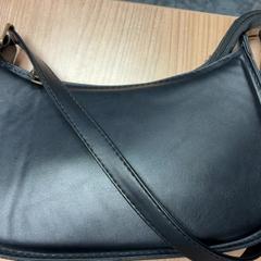 Torebka, zgłoszono przez Connexxion Amstelland-Meerlanden Schiphol Zuid przy użyciu iLost