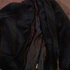 재킷 Zwart, iLost를 사용하여 De Heeren van Aemstel에 보고됨