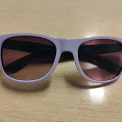 Sunglasses Pink Tomorrowland, as reported by The Dominican using iLost