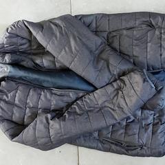 Kleding -Jas, rapporterat av Centraal magazijn med iLost