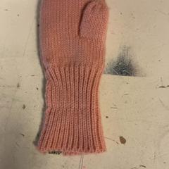 Guanti, come riportato da Artis utilizzando iLost