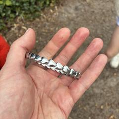 Armband hartjes, come riportato a iLost