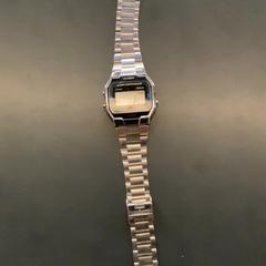 Montre Silber, a été signalé par MEININGER Hotel Leipzig Hauptbahnhof utilisant iLost