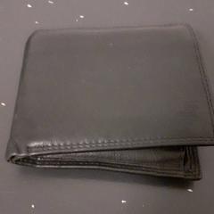 Pénztárcák Onv M.J. Feehan, amint azt Qbuzz servicepunt  Emmen az iLost segítségével jelentette.